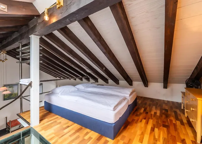 Alt Hischi Emanuel Old